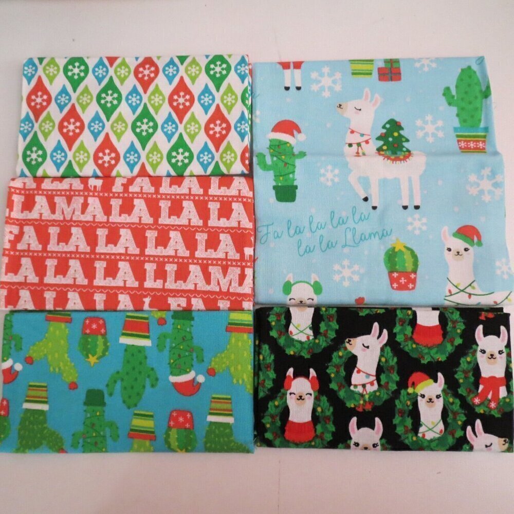 🛒 $9 Cotton Fabric - 5 Christmas Lama Fat Quarters - Quilt #13